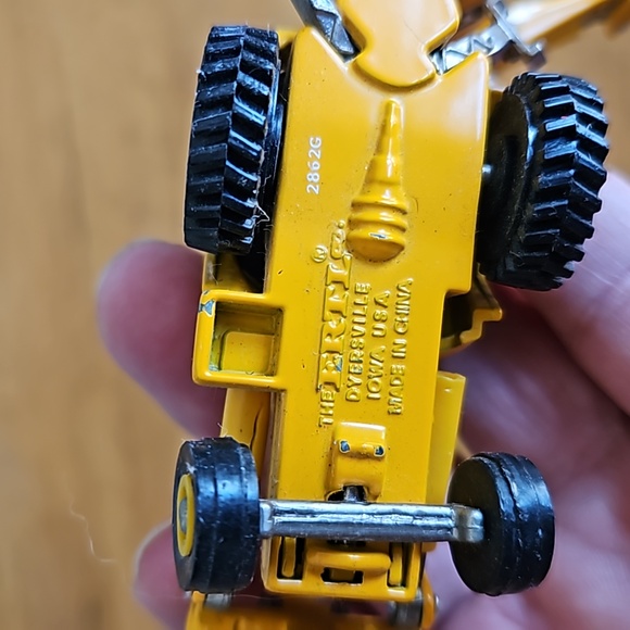 John Deere Backhoe by Ertl - Picture 7 of 8